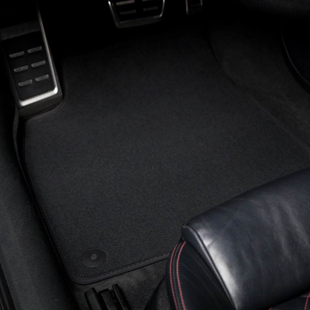Land Rover Discovery Sport (2015-2019) Custom Fit Floor Mats - Front Floor Mats | Class Car Design