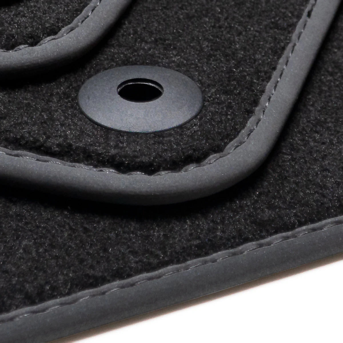 Land Rover Discovery 2 L318 (1998-2004) Custom Fit Floor Mats - Stitching Color Options | Class Car Design